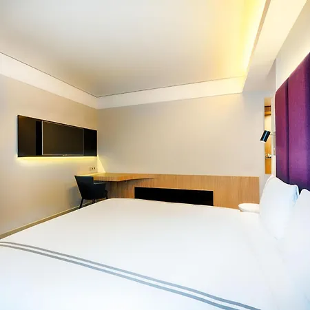 Premier Centre Hotel 3*