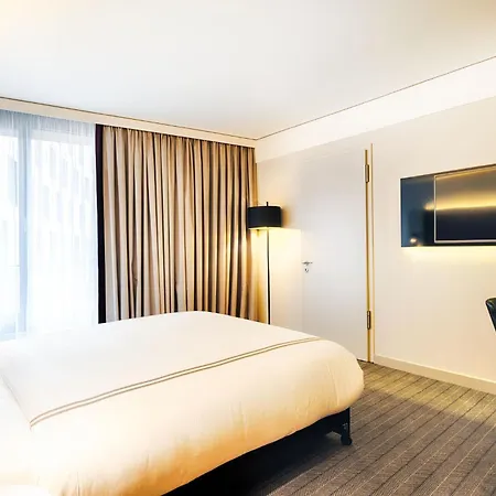 Premier Centre 3*